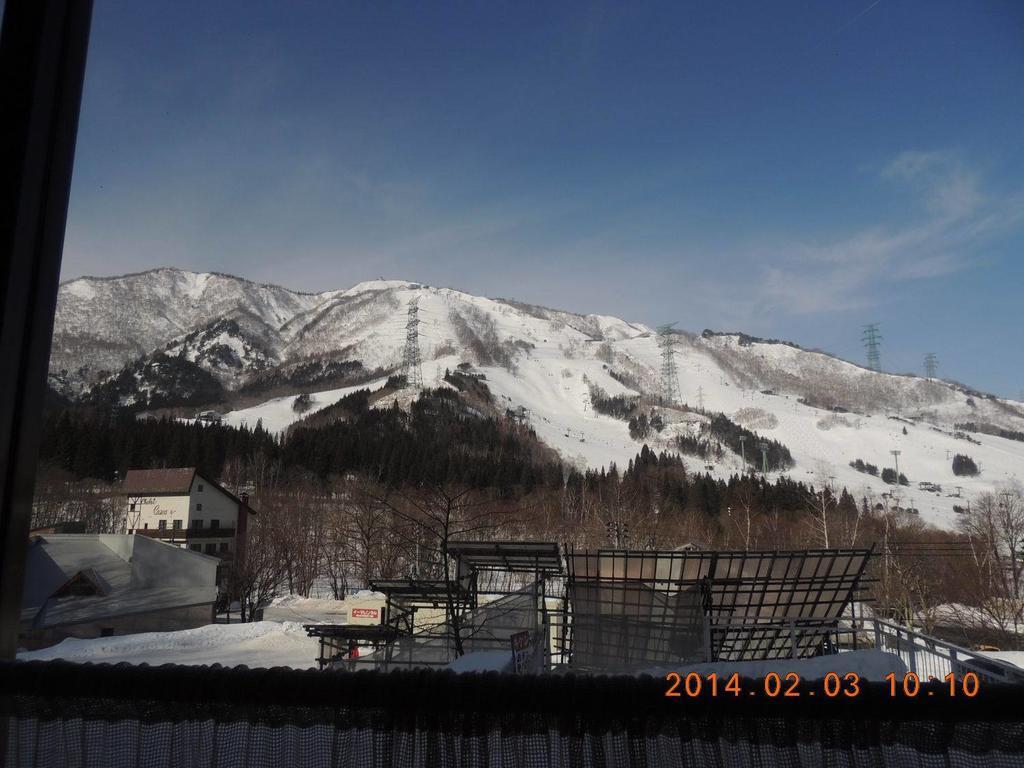 Naeba Lodge Oka Yuzawa  Exteriör bild